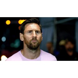 Kaksi mahtavaa pelaajaa eri uutisissa tässä kuussa